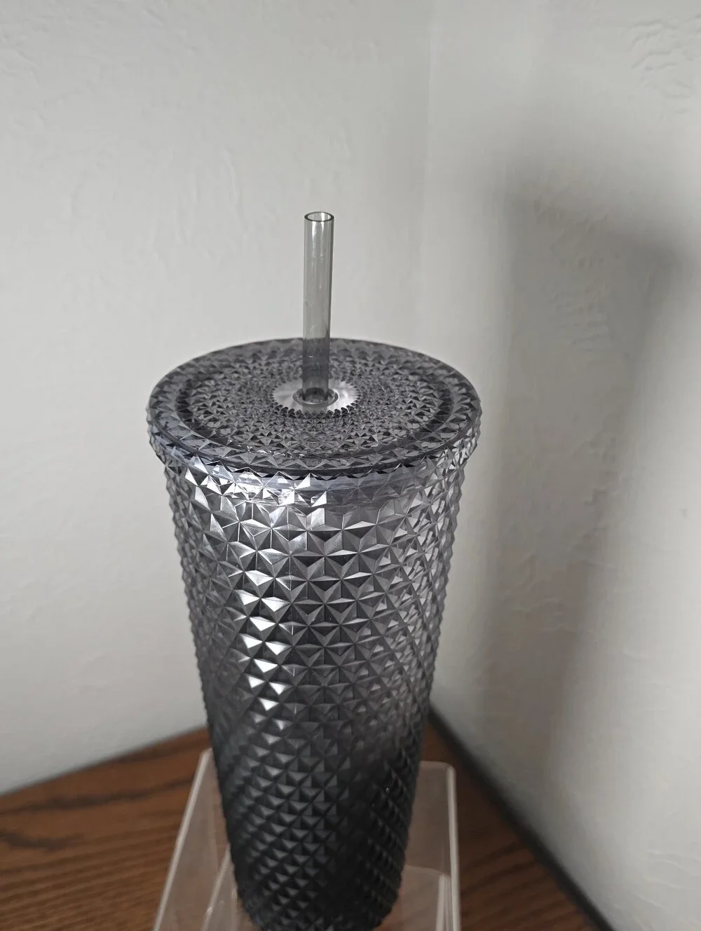 Mainstays 26oz Diamond Scale Textured Plastic Tumbler with Straw, Gray - Grey